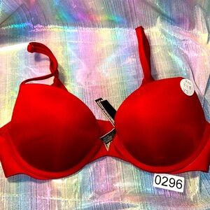 EUC Victoria’s Secret Red push up Bra
